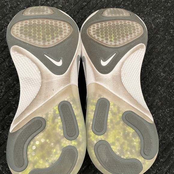 Jordan Run Men Running Shoe - Picture 3 of 3